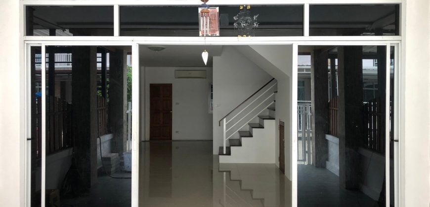 ทาวน์โฮม 3 ชั้น มบ.บัวชนก วิลเลจ ท้ายบ้าน สมุทรปราการ