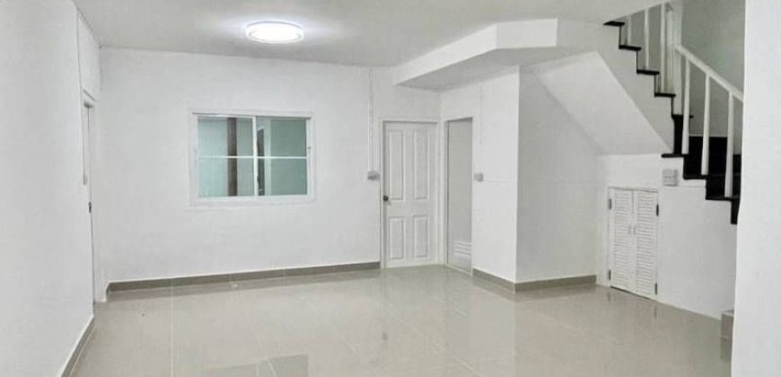 บ้านแฝดรีโนเวท หมู่บ้านพฤกษา 19 ซอย5 นนทบุรี