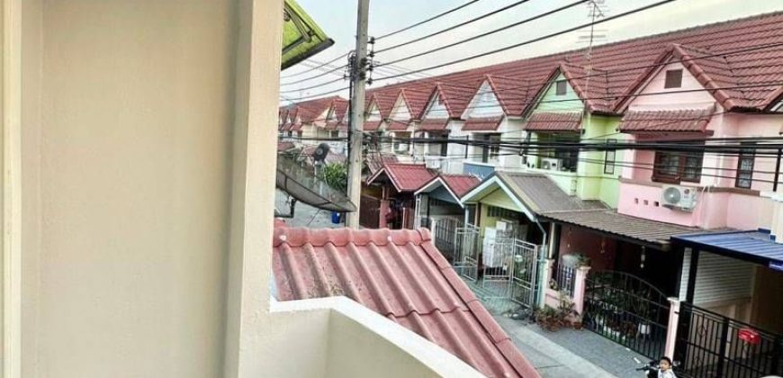 ทาวน์เฮ้าส์ รีโนเวท มบ.สวีท โฮม ปาร์ค นนทบุรี