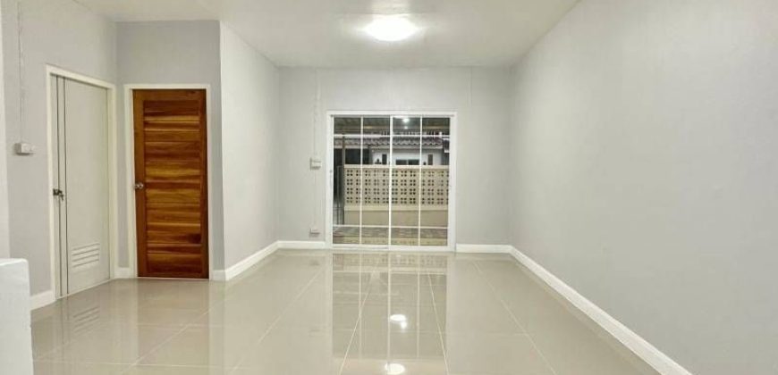 ทาวน์เฮ้าส์รีโนเวท หมู่บ้านพฤกษา3 บางบัวทอง ราคาดี