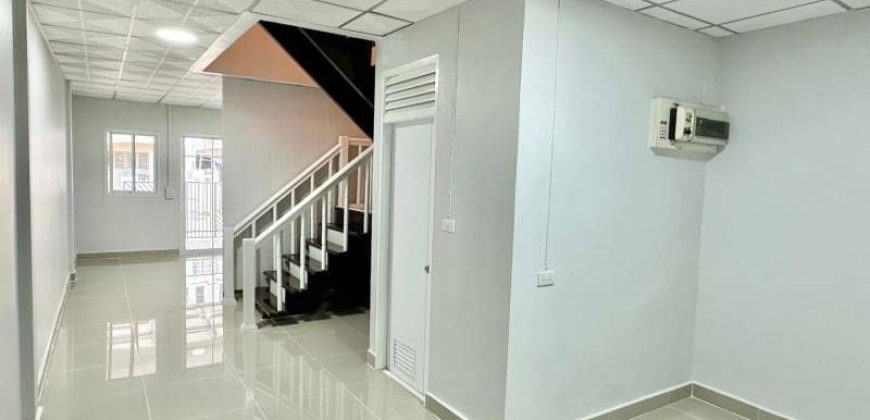 ทาวน์เฮ้าส์ รีโนเวท มบ.บุศรินทร์ บางบัวทอง นนทบุรี