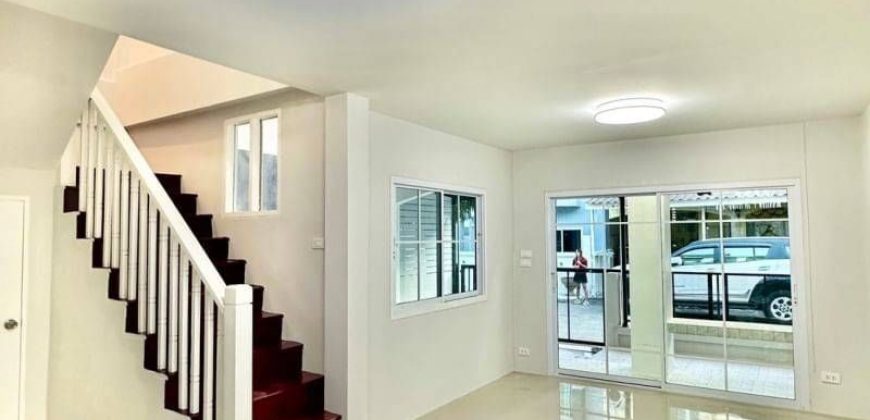 ทาวน์เฮ้าส์รีโนเวท หมู่บ้านปิยวรารมย์ 1 นนทบุรี