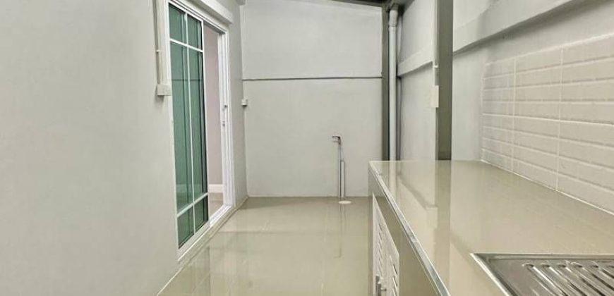 ทาวน์เฮ้าส์รีโนเวท หมู่บ้านพฤกษา3 บางบัวทอง ราคาดี