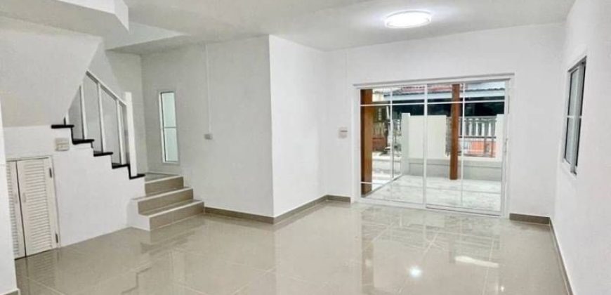 บ้านแฝดรีโนเวท หมู่บ้านพฤกษา 19 ซอย5 นนทบุรี