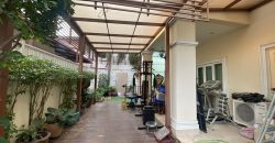 บ้านเดี่ยว หมู่บ้านแกรนด์ รอยัล นิศาชล สาทร ต่อเติมครัวด้านหลัง เฟอร์บางส่วน