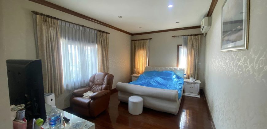 บ้านเดี่ยว หมู่บ้านแกรนด์ รอยัล นิศาชล สาทร ต่อเติมครัวด้านหลัง เฟอร์บางส่วน