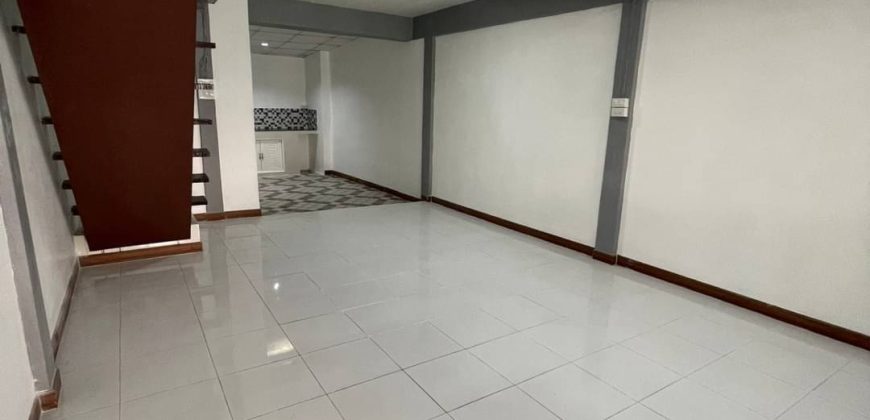 ทาวน์เฮาส์รีโนเวท หมู่บ้านรัตนาธิเบศร์ นนทบุรี