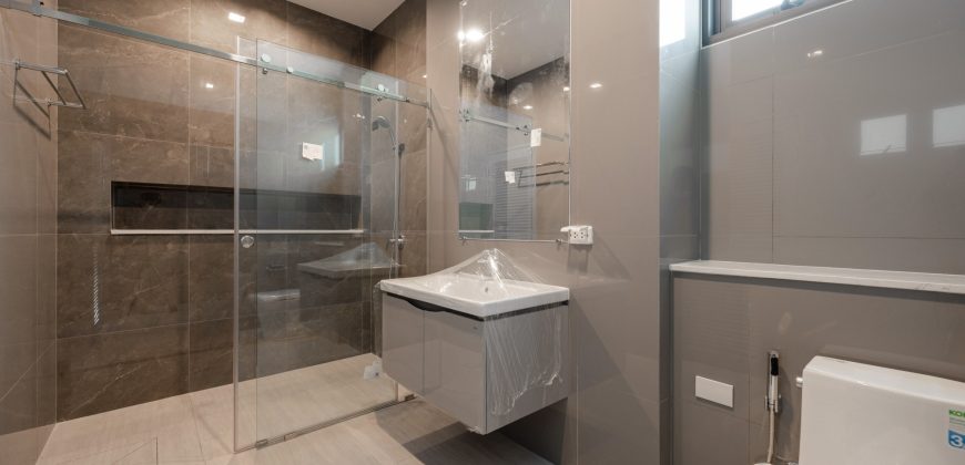 บ้านเดี่ยว กฤษดานคร ปิ่นเกล้า-พุทธมณฑลสาย 2 คฤหาสน์หรูตกแต่งใหม่ติดทะเลสาบ