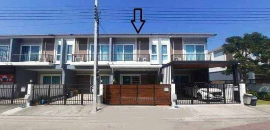ทาวน์โฮม ศุภาลัย พรีโม่ กาญจนาภิเษก-ชัยพฤกษ์ หน้าบ้านฝั่งตรงข้ามเป็นสวน