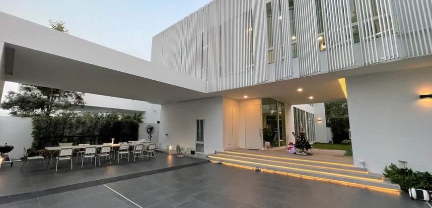 บ้านเดี่ยวระดับ Super Luxury สไตล์ Modern Minimal วีเว่รัตนาธิเบศร์-ราชพฤกษ์