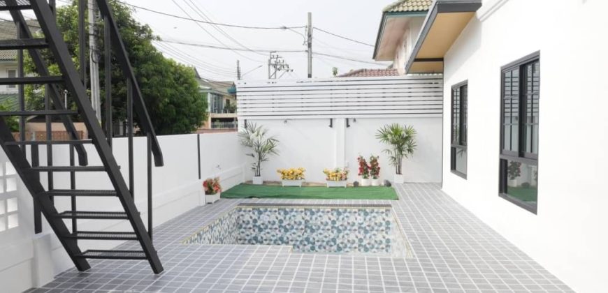 บ้านแฝด รีโนเวท หลังมุม พฤกษา 3 ริมคลอง 4 มีสระว่ายน้ำส่วนตัว