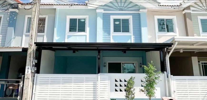 ทาวน์เฮ้าส์ พฤกษา43 หน้าบ้านกว้าง ถนนเมน มี 4 ห้องนอน ใกล้แหล่งชุมชน
