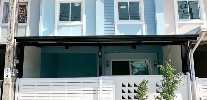 ทาวน์เฮ้าส์ พฤกษา43 หน้าบ้านกว้าง ถนนเมน มี 4 ห้องนอน ใกล้แหล่งชุมชน