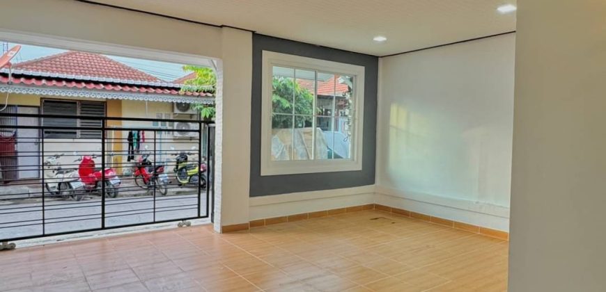 ทาวน์เฮาส์ พฤกษา3 ซอย 68 ทำเลติดตลาด สะดวกต่อการเดินทาง ตกแต่งใหม่