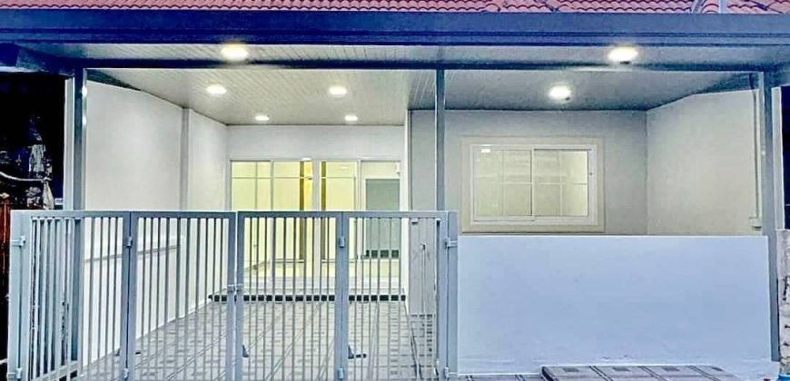 ทาวน์เฮ้าส์ บัวทอง4 ซอย4/5 ห้องโถงกว้าง มีบริเวณนั่งเล่น ราคาประหยัด