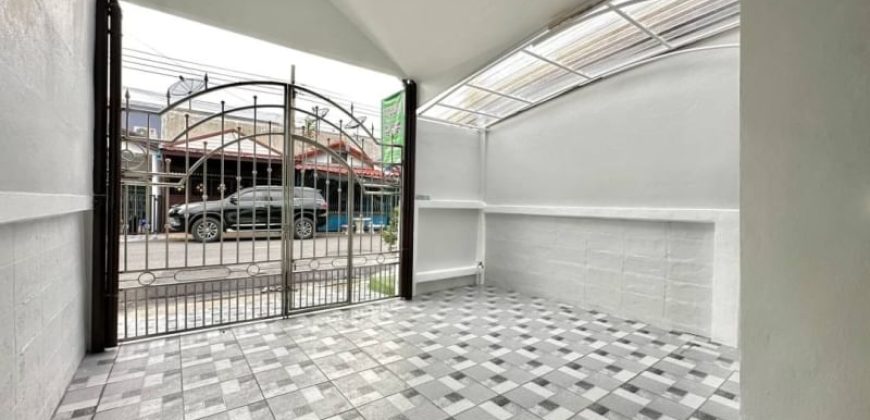 ทาวน์เฮ้าส์รีโนเวท หมู่บ้านพิมลราช4 นนทบุรี