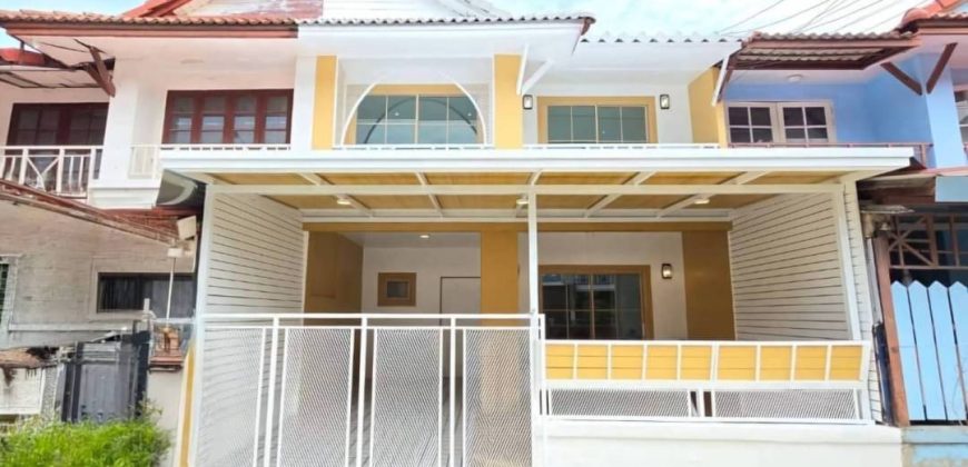 ทาวน์เฮ้าส์ 2 ชั้น หมู่บ้านพฤกษา3 มีระเบียงหน้าบ้าน ตกแต่งใหม่ทั้งหลัง แถมเฟอร์ฯ