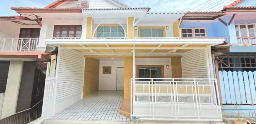 ทาวน์เฮ้าส์ 2 ชั้น หมู่บ้านพฤกษา3 มีระเบียงหน้าบ้าน ตกแต่งใหม่ทั้งหลัง แถมเฟอร์ฯ