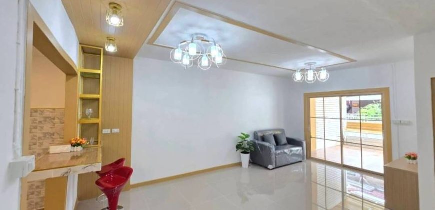 ทาวน์เฮ้าส์ 2 ชั้น หมู่บ้านพฤกษา3 มีระเบียงหน้าบ้าน ตกแต่งใหม่ทั้งหลัง แถมเฟอร์ฯ