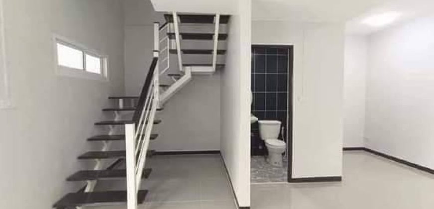 ทาวน์เฮ้าส์ 2 ชั้น หมู่บ้านพฤกษา45 ซอย22 หลังมุม โครงการน่าอยู่ เดินทางสะดวกสบาย