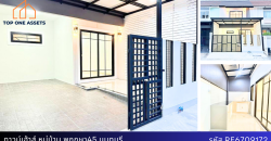 ทาวน์เฮ้าส์ 2 ชั้น หมู่บ้านพฤกษา45 หน้าบ้านทิศใต้ เข้าออกได้หลายเส้นทาง
