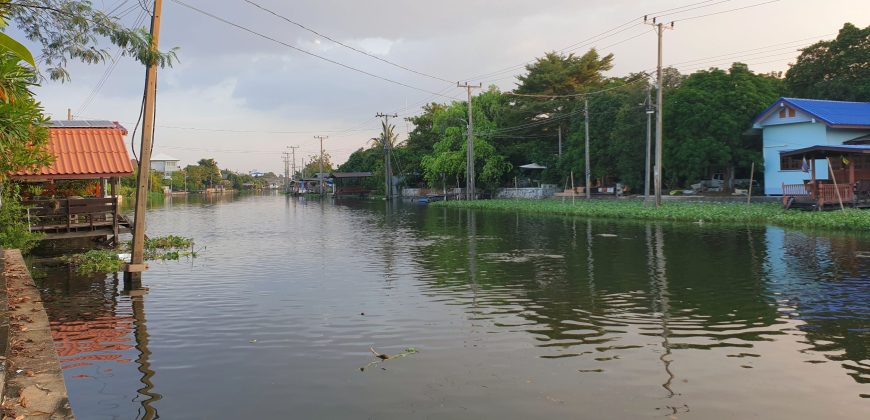 ที่ดินถมแล้ว สวย ติดคลองอ้อมนนท์ น้ำไฟพร้อม บรรยากาศร่มรื่น เงียบสงบ