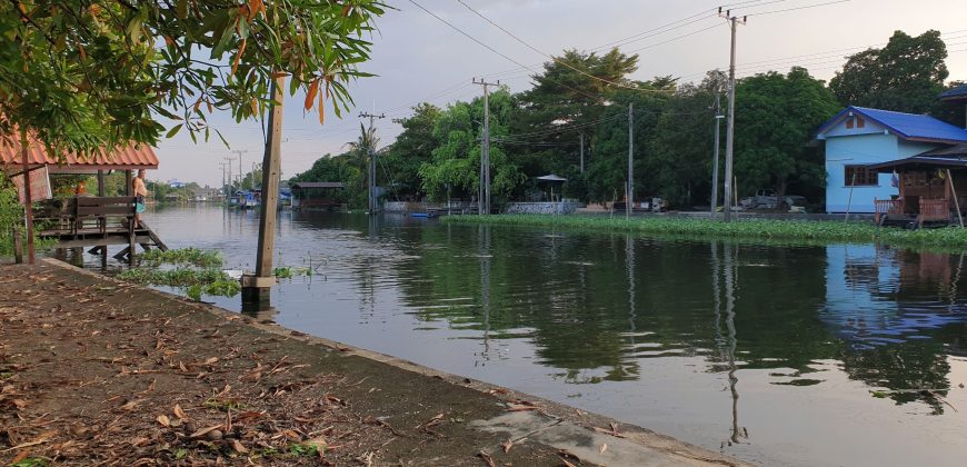 ที่ดินถมแล้ว สวย ติดคลองอ้อมนนท์ น้ำไฟพร้อม บรรยากาศร่มรื่น เงียบสงบ