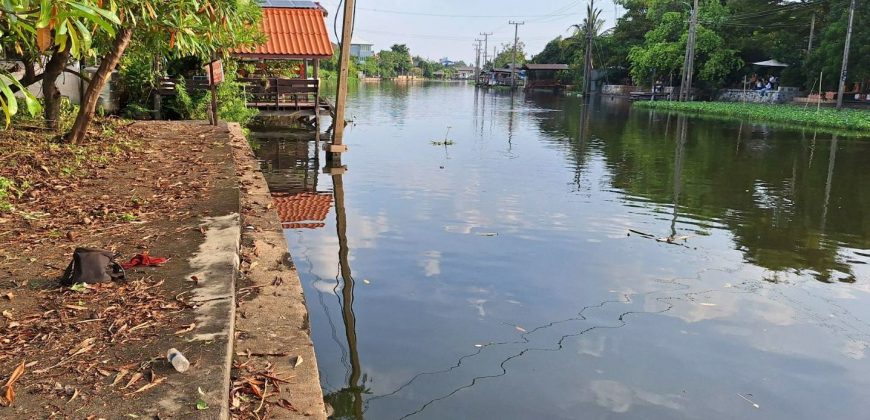 ที่ดินถมแล้ว สวย ติดคลองอ้อมนนท์ น้ำไฟพร้อม บรรยากาศร่มรื่น เงียบสงบ