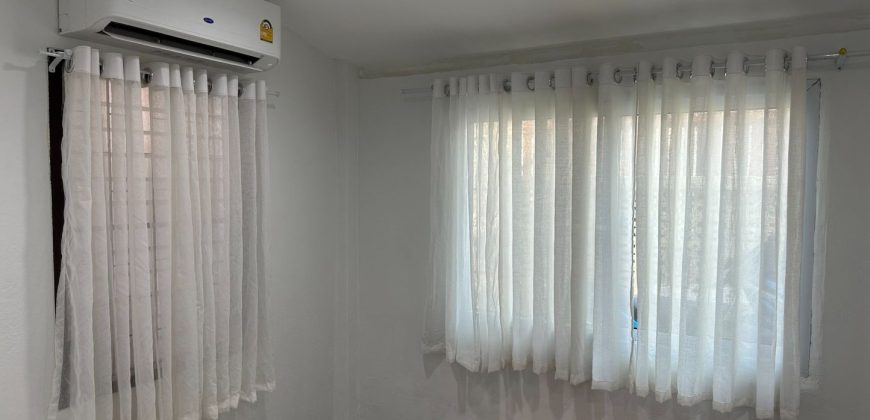 บ้านชั้นเดียว หมู่บ้านเกษมสันต์ 1 อ่อนนุช 17 ติดห้างอ่อนนุช พลาซ่า ปรับปรุงใหม่ทั้งหลัง 2.8 ล้านบาท