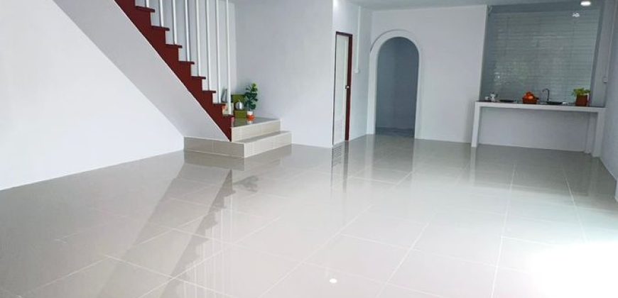 บ้านแฝดห้องริม 36 ตรว. พื้นที่ใช้สอยจัดเต็มเหมือนบ้านเดี่ยว หมู่บ้านศิริวรรณ1 นนทบุรี เพียง 3.49ล้าน