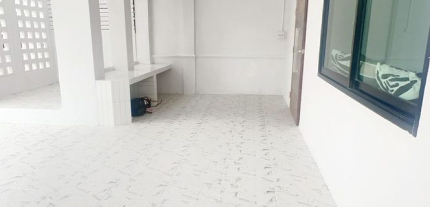 บ้านแฝดห้องริม 36 ตรว. พื้นที่ใช้สอยจัดเต็มเหมือนบ้านเดี่ยว หมู่บ้านศิริวรรณ1 นนทบุรี เพียง 3.49ล้าน