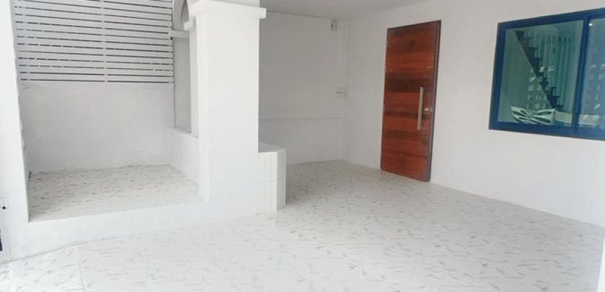 บ้านแฝดห้องริม 36 ตรว. พื้นที่ใช้สอยจัดเต็มเหมือนบ้านเดี่ยว หมู่บ้านศิริวรรณ1 นนทบุรี เพียง 3.49ล้าน