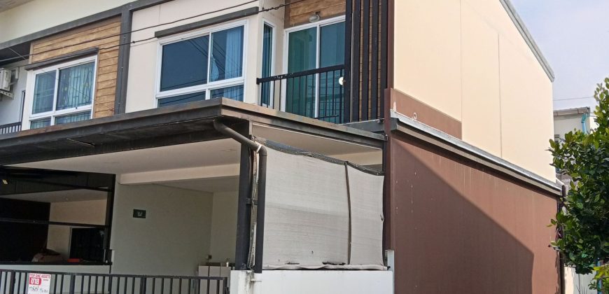 ทาวน์โฮม 2 ชั้น หมู่บ้านวิลเลต ไลท์ รัตนาธิเบศร์ หน้าบ้านไม่ชนใคร ต่อเติมครบ ทำเลดีเยี่ยม