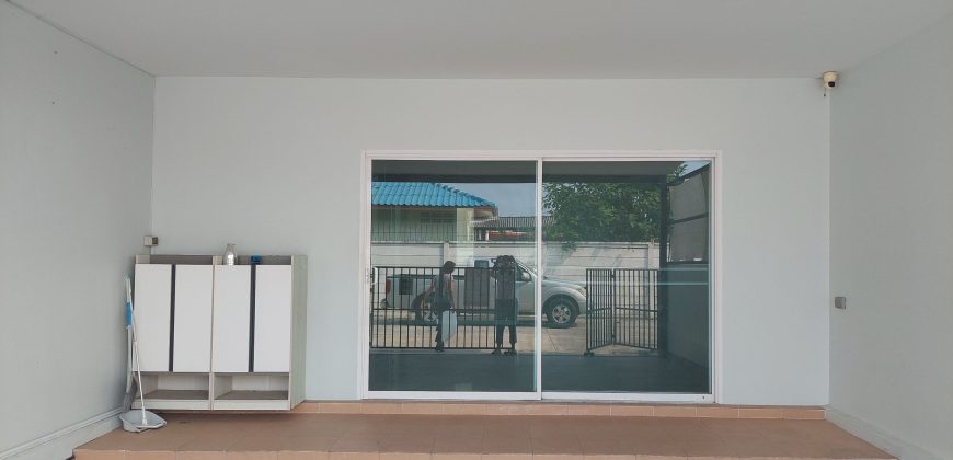 ทาวน์โฮม 2 ชั้น หมู่บ้านวิลเลต ไลท์ รัตนาธิเบศร์ หน้าบ้านไม่ชนใคร ต่อเติมครบ ทำเลดีเยี่ยม