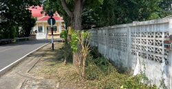 ที่ดินพร้อมสิ่งปลูกสร้าง ติดวงเวียนราชพฤกษ์ อยู่ตรงข้ามสถานีอนามัยบางขุนกอง ทำเลดีมาก