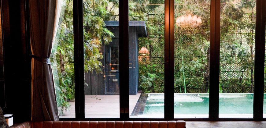 Pool Villa สุดหรู ใจกลางกรุงเทพ พร้อมธุรกิจรายได้ดี! 720ตรม. ใกล้ MRT บางอ้อ 42ล้าน