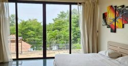 บ้านพักตากอากาศหรู Phoenix Lakeside Pool Villa ติดสนามกอล์ฟห้วยใหญ่ ชลบุรี