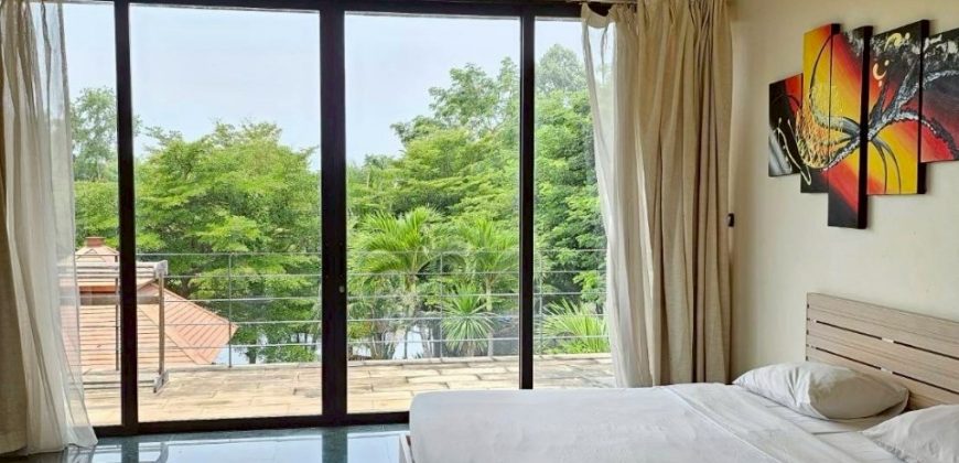 บ้านพักตากอากาศหรู Phoenix Lakeside Pool Villa ติดสนามกอล์ฟห้วยใหญ่ ชลบุรี