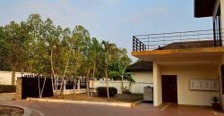 บ้านพักตากอากาศหรู Phoenix Lakeside Pool Villa ติดสนามกอล์ฟห้วยใหญ่ ชลบุรี