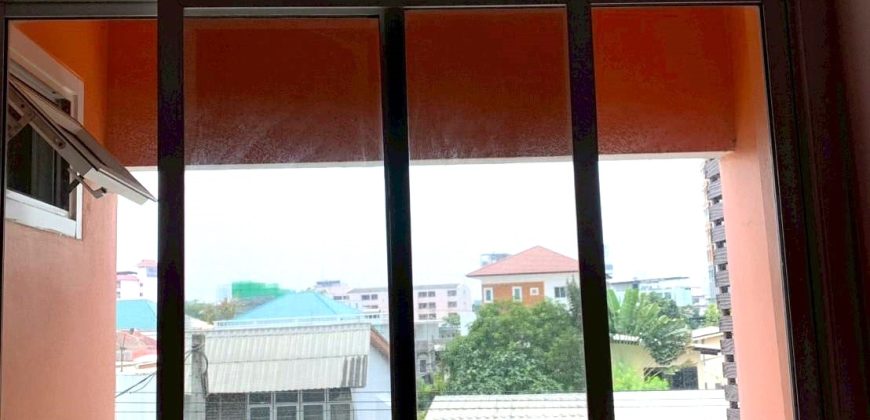 หอพัก 4 ชั้นครึ่ง ใกล้ MRT บางยี่ขัน 500ม. 14 ห้องพร้อมผู้เช่า รายได้แน่นอน 50,000+/เดือน
