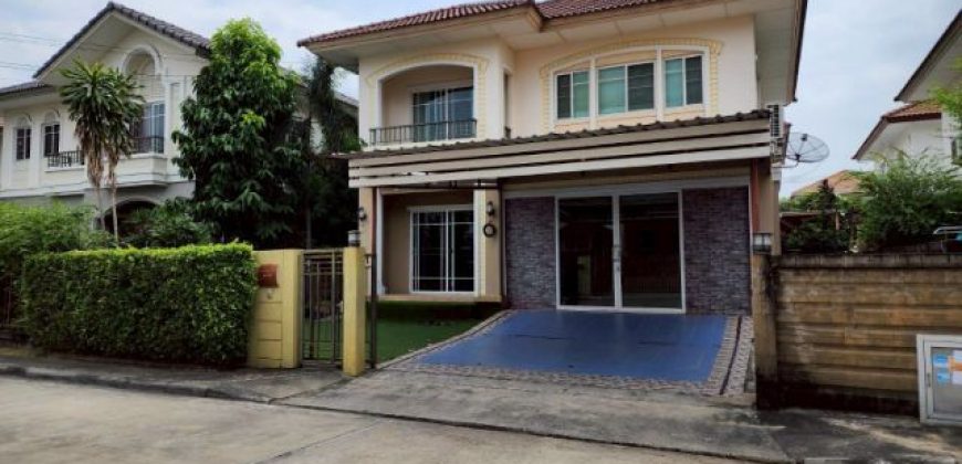 บ้านเดี่ยว หมู่บ้านภัสสร เพรสทีจ อ่อนนุช เพียง 6.7 ล้าน ใกล้รถไฟฟ้าแอร์พอร์ตลิงก์ สุวรรณภูมิ