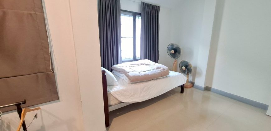 บ้านแฝด หมู่บ้านหมู่บ้านหงส์ประยูร3 บางบัวทอง แถมเฟอร์ฯ ทำเลดี พร้อมอยู่