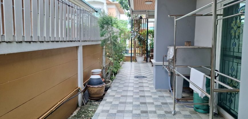 บ้านแฝด หมู่บ้านหมู่บ้านหงส์ประยูร3 บางบัวทอง แถมเฟอร์ฯ ทำเลดี พร้อมอยู่