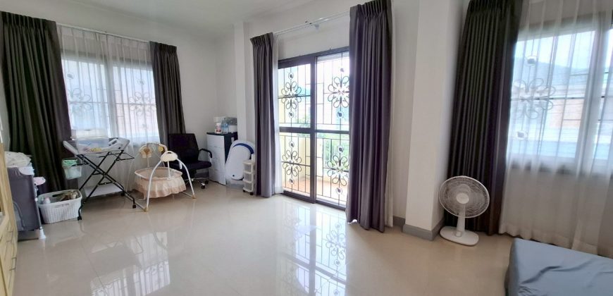 บ้านแฝด หมู่บ้านหมู่บ้านหงส์ประยูร3 บางบัวทอง แถมเฟอร์ฯ ทำเลดี พร้อมอยู่