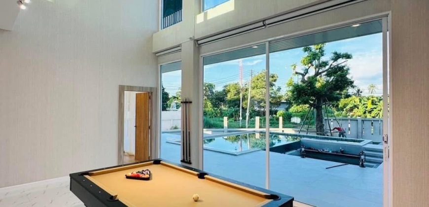 บ้านเดี่ยว Pool Villa พัทยา สุดหรู สไตล์โมเดิร์น บ้านใหม่ 1 ปี  ใกล้แหล่งท่องเที่ยว