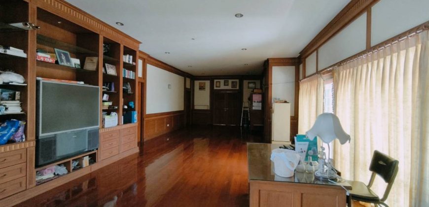 บ้านเดี่ยวหลังใหญ่พื้นที่ 2 ไร่ ภายในบ้าน Built-in ไม้มะค่าทั้งหลัง บางไผ่ซอย7 นนทบุรี