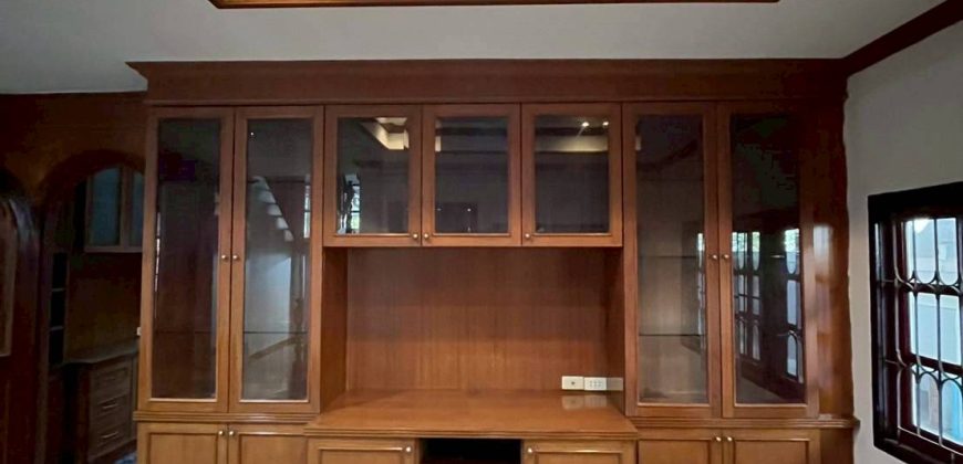 บ้านเดี่ยว หมู่บ้านบูรพาวิลล่า พื้นที่ 76 ตรว. ใกล้ทางด่วนศรีรัช ราคาพิเศษ 5.5 ล้าน หลังสุดซอย เงียบสงบ