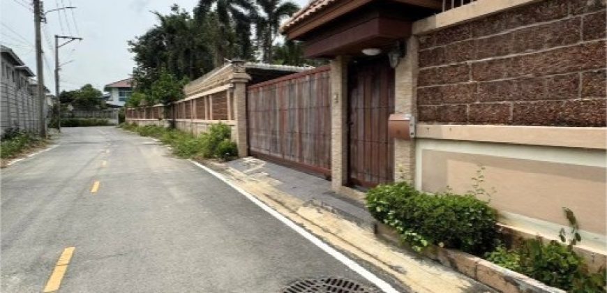 บ้านเดี่ยวหลังใหญ่พื้นที่ 2 ไร่ ภายในบ้าน Built-in ไม้มะค่าทั้งหลัง บางไผ่ซอย7 นนทบุรี