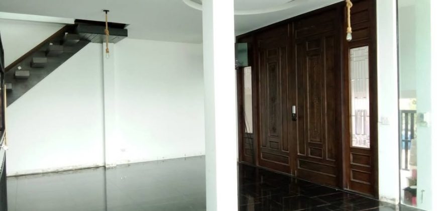บ้านเดี่ยว 3 ชั้น สไตล์โมเดิร์น พร้อมสระว่ายน้ำส่วนตัว ลาดพร้าว-วังหิน ลดพิเศษจาก 15 ล้าน เหลือ 12.9 ล้านบาท!
