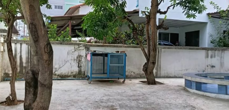 บ้านเดี่ยว 90 ตรว. ใกล้รถไฟฟ้าสายสีน้ำเงิน เพชรเกษม 90 ทำเลดีติด รพ.เกษมราษฎร์ 8.5 ล้านบาท